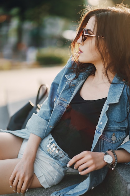 Finding the Perfect Pair: Top Jeans That Flatter Every Woman’s Figure